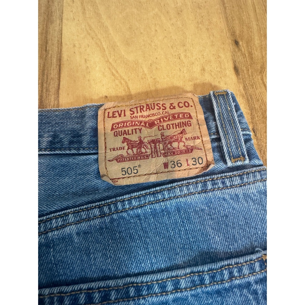 Levis 505 Regular Fit Jeans Mens 36x30 Blue Denim Vintage Straight Leg Pants - Picture 4 of 4